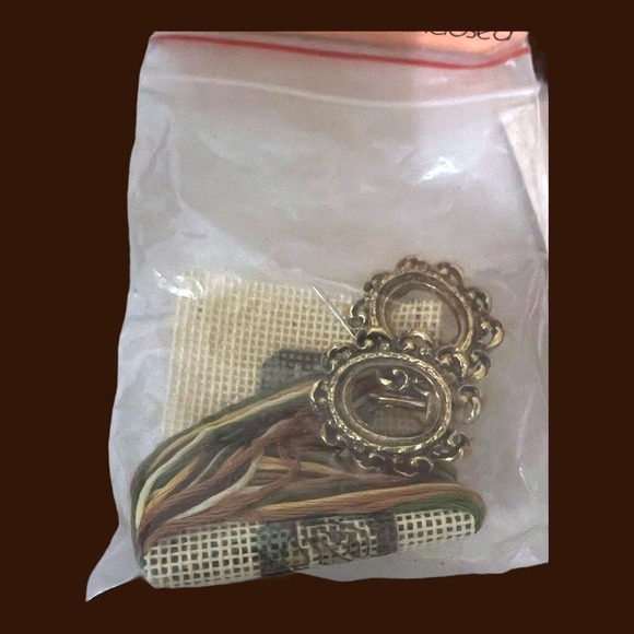 Jewelpoint Crewel Earring Craft Set - Picture 4 of 7